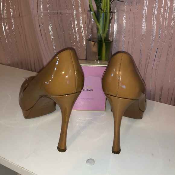 YVES SAINT LAURENT Patent Leather Pumps Size: 7.5 | IT 37.5 - Picture 4 of 10